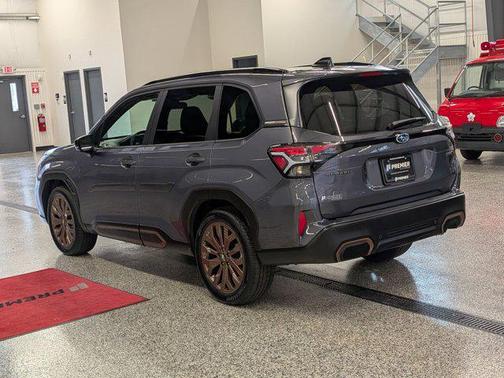 Magnetite Gray Metallic 2025 Subaru Forester Sport