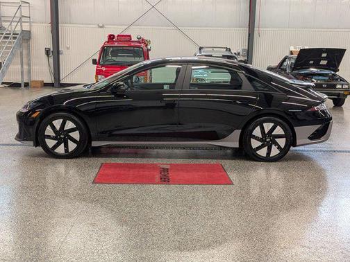Onyx Black 2025 Hyundai IONIQ 6 SE