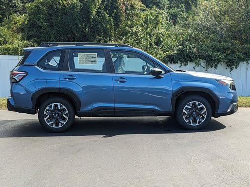 2025 Subaru Forester Base