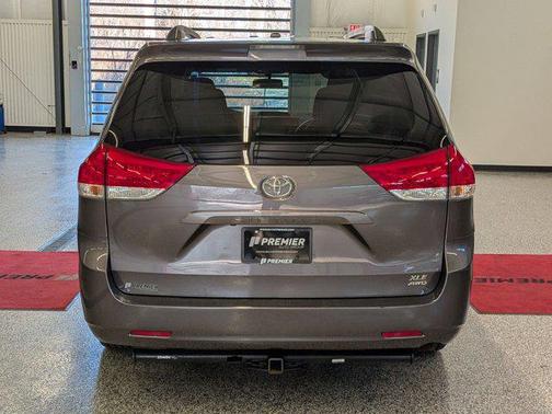 2013 Toyota Sienna XLE