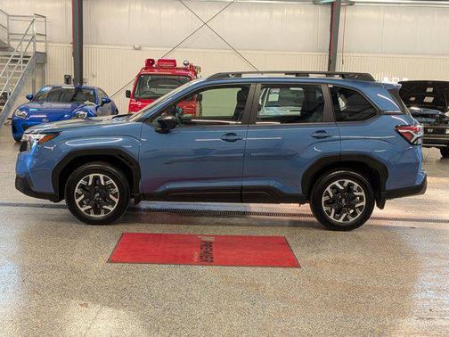 2025 Subaru Forester Base