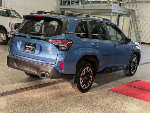 2025 Subaru Forester Base