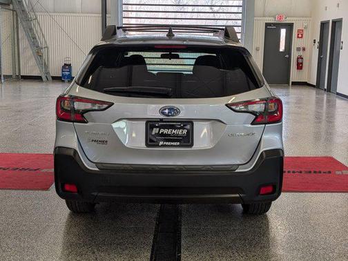 Ice Silver Metallic 2025 Subaru Outback Premium