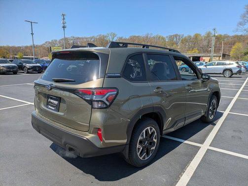 2025 Subaru Forester Premium