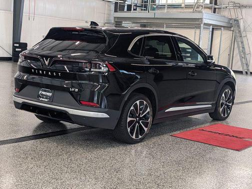2025 VinFast VF 8 Plus