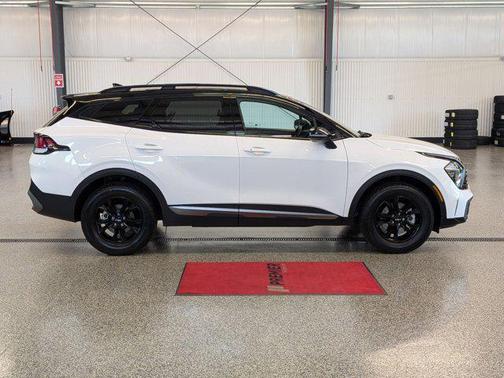 Glacial White Pearl 2023 Kia Sportage S