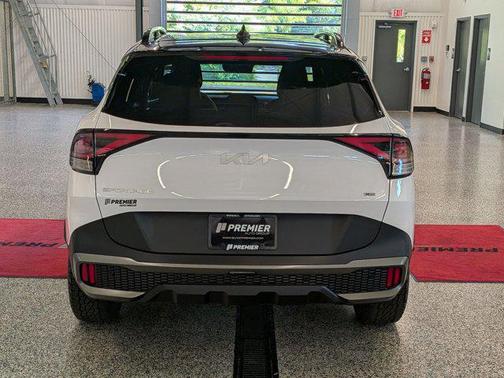 Glacial White Pearl 2023 Kia Sportage S