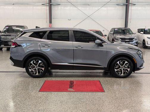 Everlasting Silver 2024 Kia Sportage EX