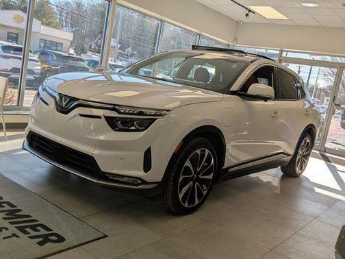 2025 VinFast VF 8 Plus