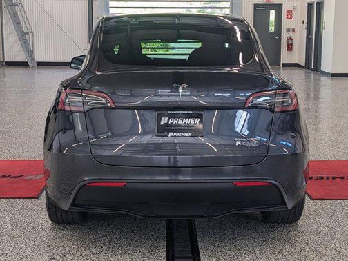 2025 Tesla Model Y Long Range Dual Motor All-Wheel Drive