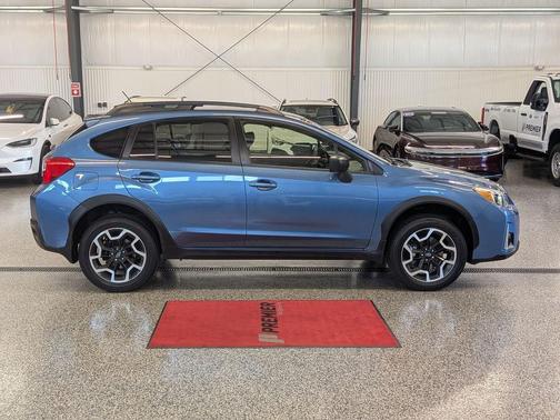 Quartz Blue Pearl 2017 Subaru Crosstrek 2.0i