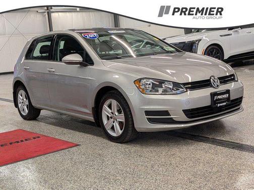 2017 Volkswagen Golf TSI S 4-Door