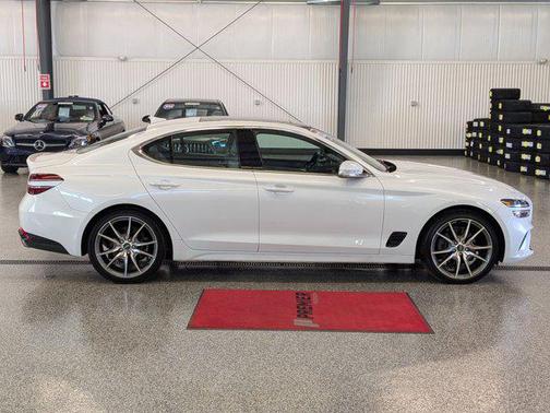 2022 Genesis G70 2.0T AWD