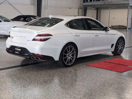 2022 Genesis G70 2.0T AWD