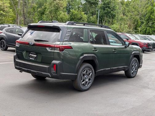 Deep Emerald Green Pearl 2026 Subaru Outback Premium