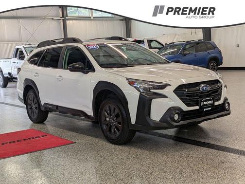 Crystal White Pearl 2025 Subaru Outback Onyx Edition