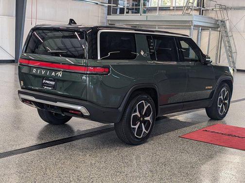 2023 Rivian R1S Adventure