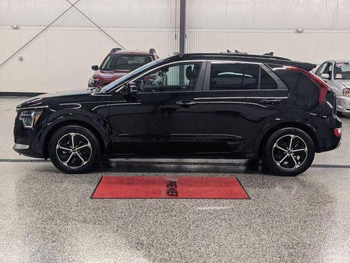 2023 Kia Niro SX