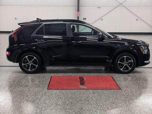 2023 Kia Niro SX