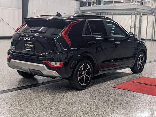 2023 Kia Niro SX