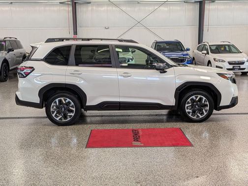 Crystal White Pearl 2025 Subaru Forester Premium