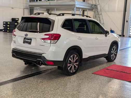 Crystal White Pearl 2023 Subaru Forester Limited