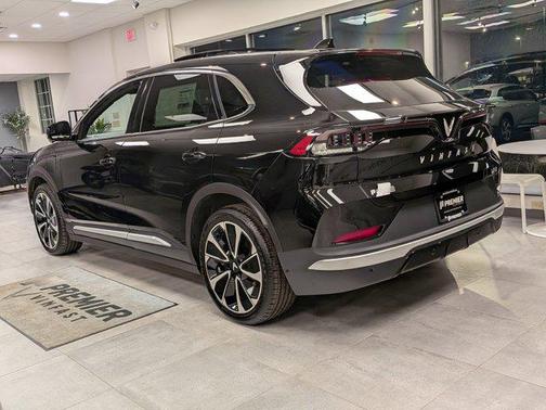 2025 VinFast VF 8 Plus