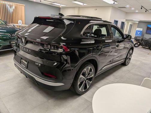 2025 VinFast VF 8 Plus