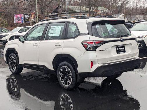 2025 Subaru Forester Base
