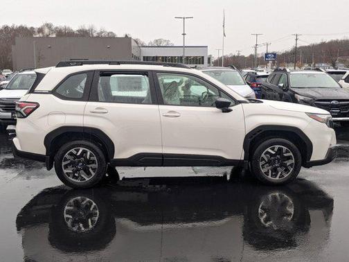 2025 Subaru Forester Base