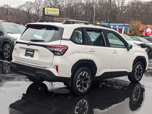 2025 Subaru Forester Base