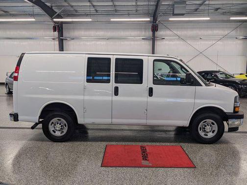 2022 Chevrolet Express 2500 RWD 2500 Regular Wheelbase WT