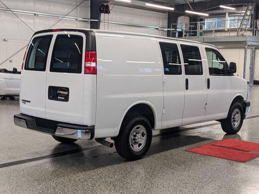 2022 Chevrolet Express 2500 RWD 2500 Regular Wheelbase WT
