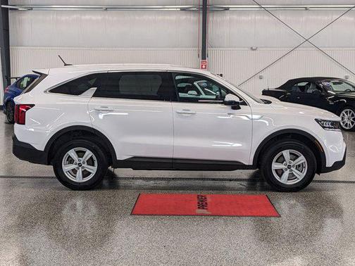 2022 Kia Sorento LX