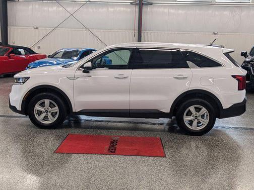 2022 Kia Sorento LX