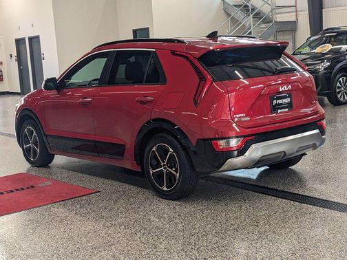 2023 Kia Niro SX