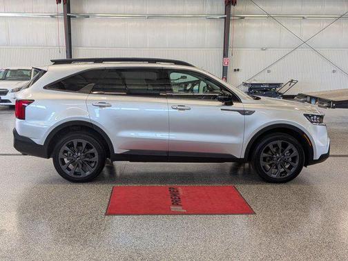 Sparkling Silver 2021 Kia Sorento SX