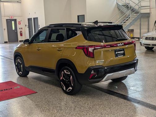 Valais Green/Black Roof 2024 Kia Seltos SX Turbo