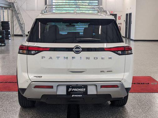 2023 Nissan Pathfinder SL 4WD