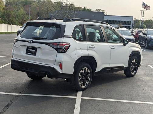 2025 Subaru Forester Base