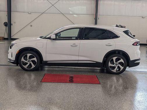 2025 VinFast VF 8 Eco