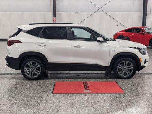 2022 Kia Seltos S