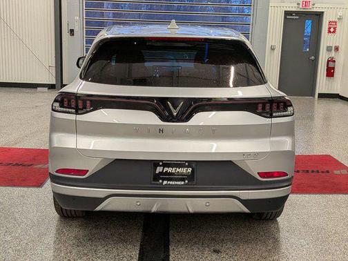 2025 VinFast VF 8 Plus