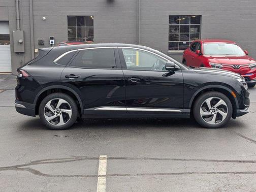 2025 VinFast VF 8 Eco