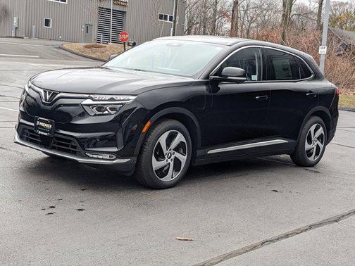2025 VinFast VF 8 Eco