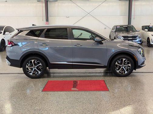 Everlasting Silver 2023 Kia Sportage EX