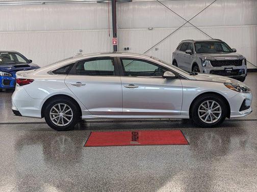 2018 Hyundai SONATA SE