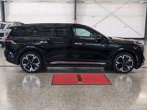 2024 VinFast VF 9 Plus