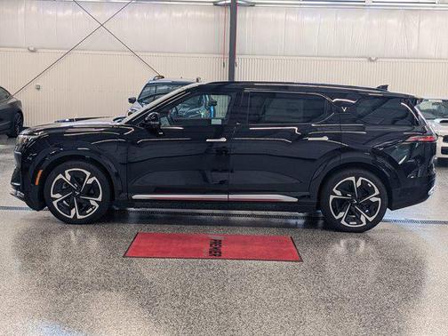 2024 VinFast VF 9 Plus