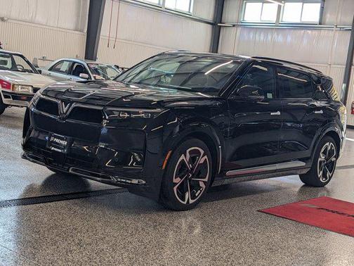 2024 VinFast VF 9 Plus